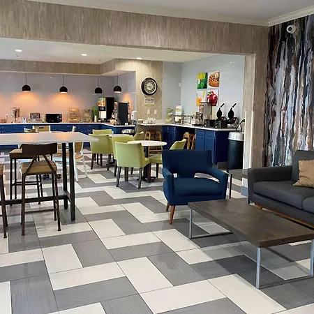 Wingate By Wyndham Uniontown-3