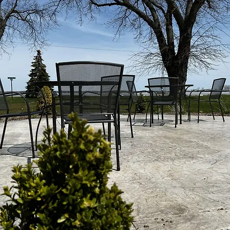 The Cedar Motel-2