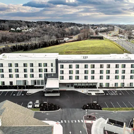 Courtyard By Marriott Southington-3