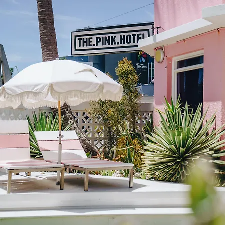 The Pink Hotel Coolangatta-3