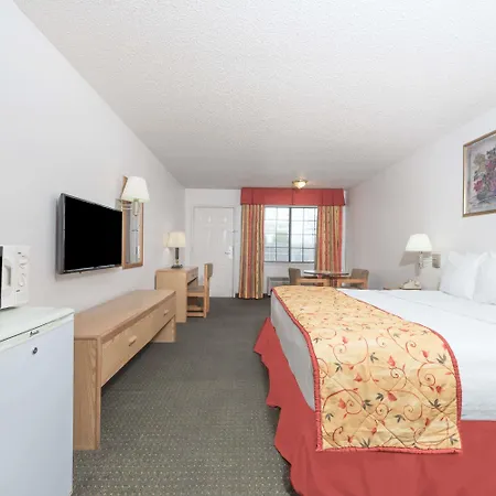 Days Inn By Wyndham Waco Near Downtown University-3