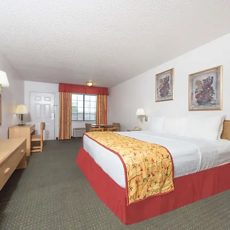 Days Inn By Wyndham Waco Near Downtown University-2