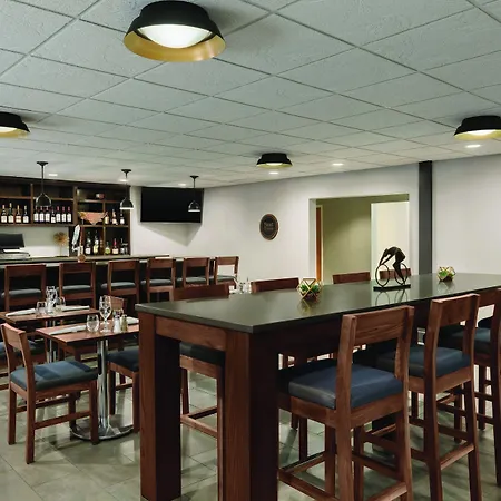 Four Points By Sheraton Raleigh Arena-3