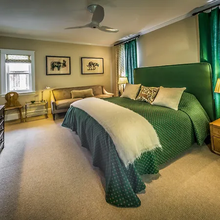 Dunton Town House Hotel-2
