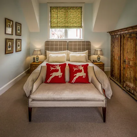 Dunton Town House Hotel-3