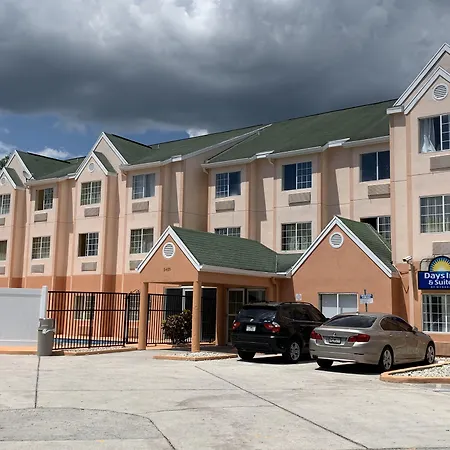 Days Inn & Suites By Wyndham Tampa/Raymond James Stadium-2