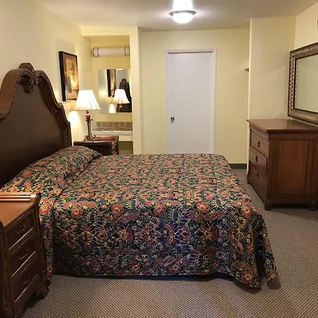 Hacienda Motel-3