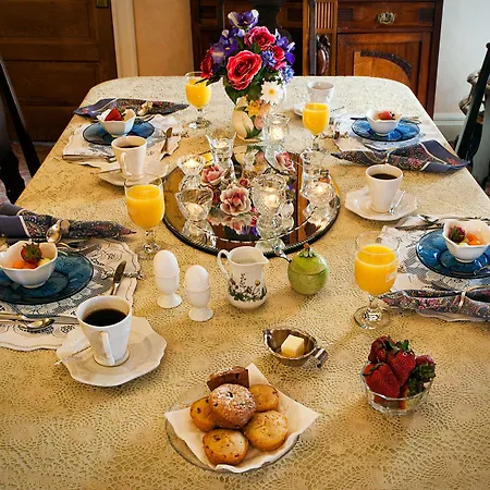 Holden House 1902 Bed & Breakfast Inn-2