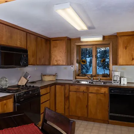 Silver Gate Lodging-2