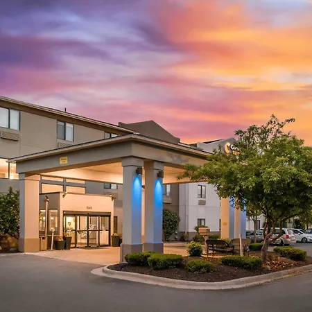 Comfort Suites Auburn Hills-Detroit-3