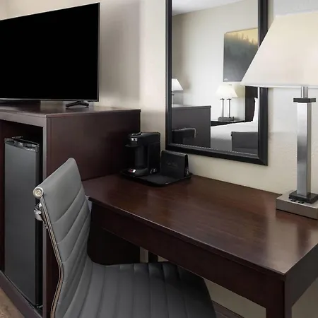 Days Inn By Wyndham Penn State-3