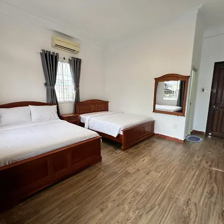 Spotlight Hotel-2