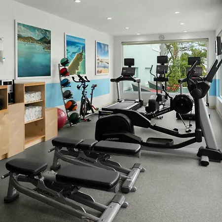 Courtyard By Marriott Nassau Downtown/Junkanoo Beach-2