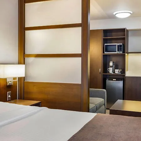 Microtel Inn & Suites By Wyndham Mont Tremblant-2