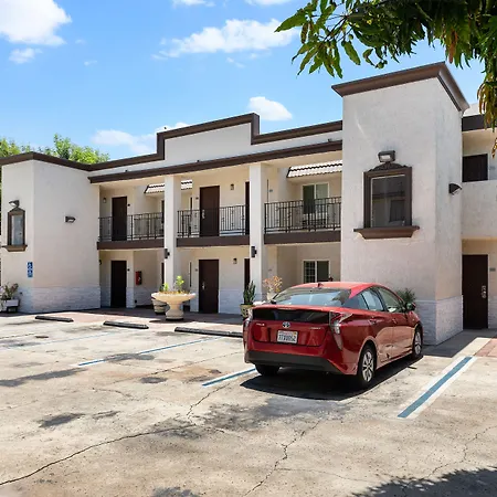 Le Blanc Inn & Suites-2