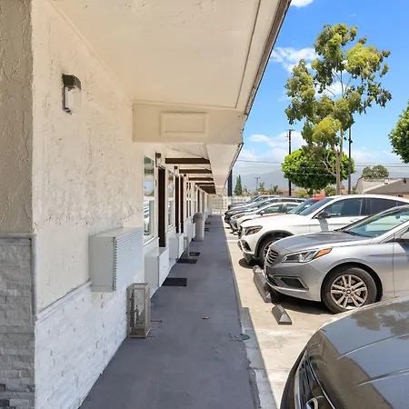 Le Blanc Inn & Suites-3