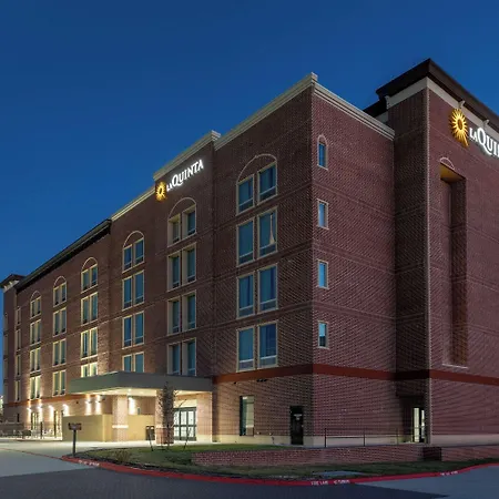 La Quinta Inn & Suites By Wyndham Dallas - Frisco Stadium-2