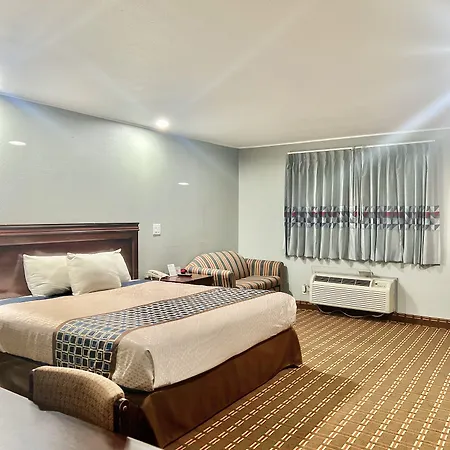 Palace Motel Dequeen-2