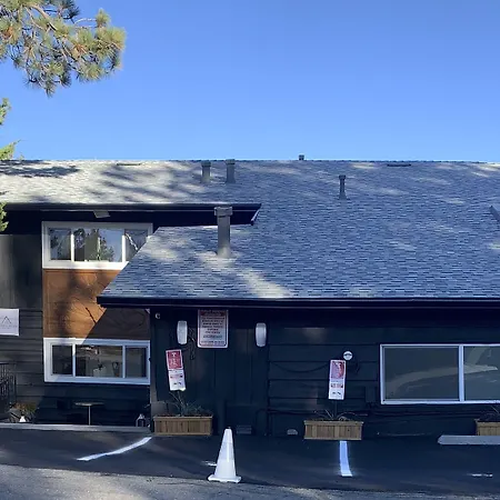 Sierra Blue Hotel & Swim Club-3