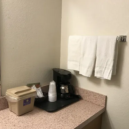 Morningglory Inn & Suites-3