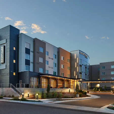 Courtyard Denver Aurora-3