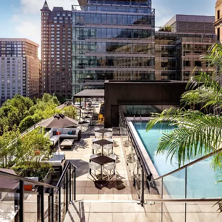Humaniti Hotel Montreal, Autograph Collection-2