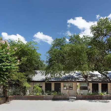 Wimberley Inn & Bar-2