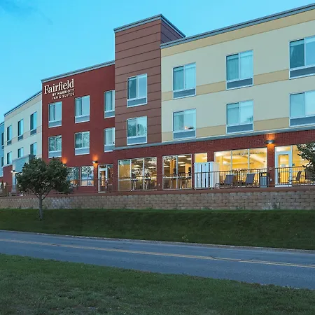 Fairfield Inn & Suites Marquette-3