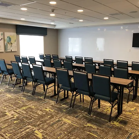 Hampton Inn & Suites Pekin-2