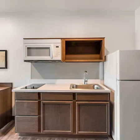 Woodspring Suites Bakersfield Airport-2
