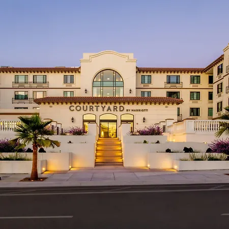 Courtyard By Marriott Santa Cruz-2