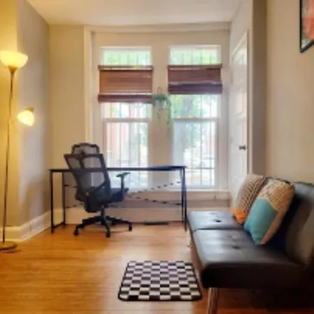 Budget Bed Room Near Downtown Inner Harbor W Free Parking-3