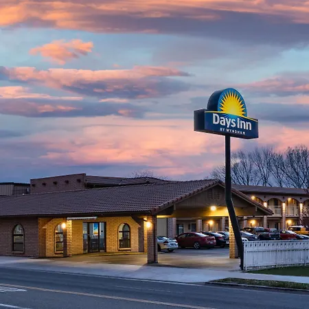 Days Inn By Wyndham Winnemucca-3