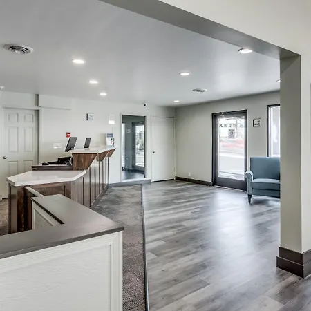 Days Inn & Suites By Wyndham Spokane-3