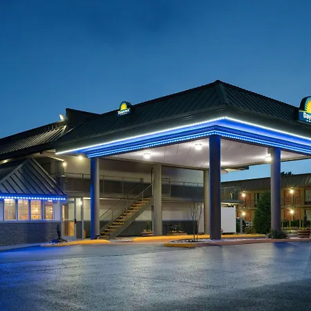 Days Inn By Wyndham Knoxville North-2