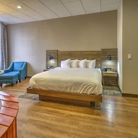 Clarion Pointe Downtown Gatlinburg-2