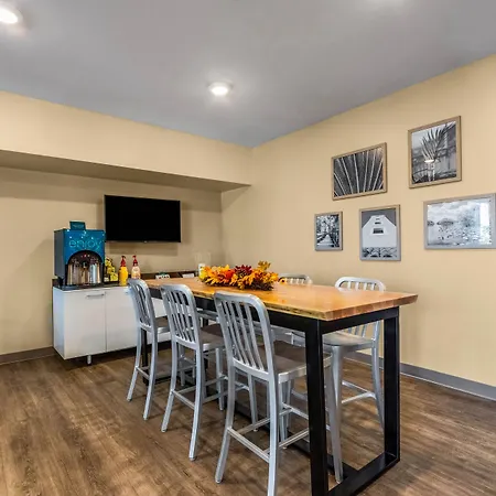Woodspring Suites Naples West-2