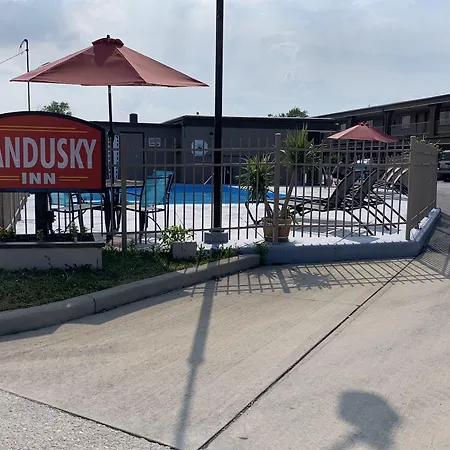 Sandusky Inn-2