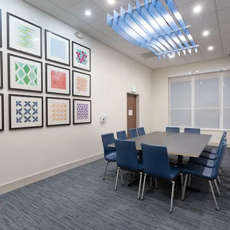 Holiday Inn Express & Suites - Firestone - Longmont By Ihg-2