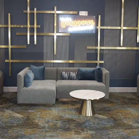 La Quinta Inn & Suites By Wyndham Manchester - Arnold Afb-2