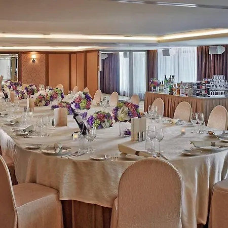 The Royal Pacific Hotel & Towers-2