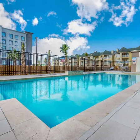 La Quinta Inn & Suites By Wyndham Galveston West Seawall-2
