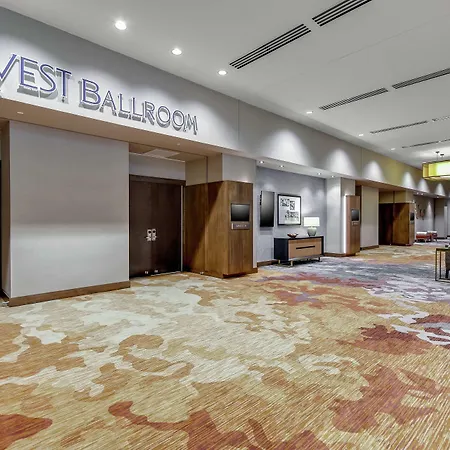 Embassy Suites By Hilton Jonesboro Red Wolf Convention Center-2