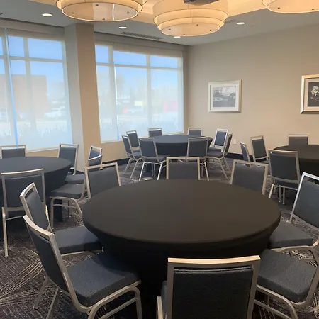 La Quinta Inn & Suites By Wyndham Kansas City Beacon Hill-2