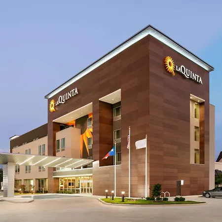 La Quinta Inn & Suites By Wyndham College Station North-2