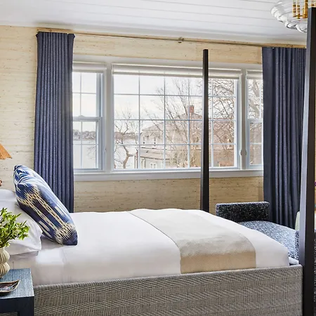 The Cliffside Inn-3