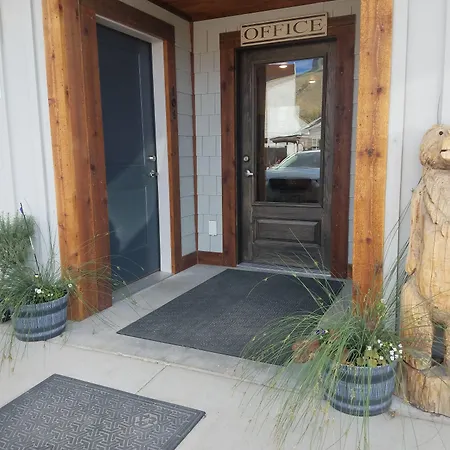 406 Lodge At Yellowstone-2