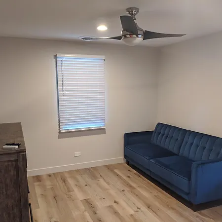 4411 Inn & Suites-2