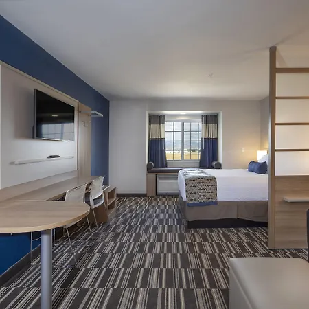Microtel Inn & Suites By Wyndham Loveland-2
