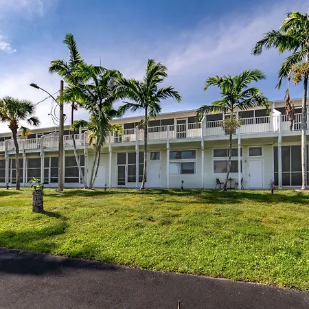 Captain'S Table Hotel By Everglades Adventures-2
